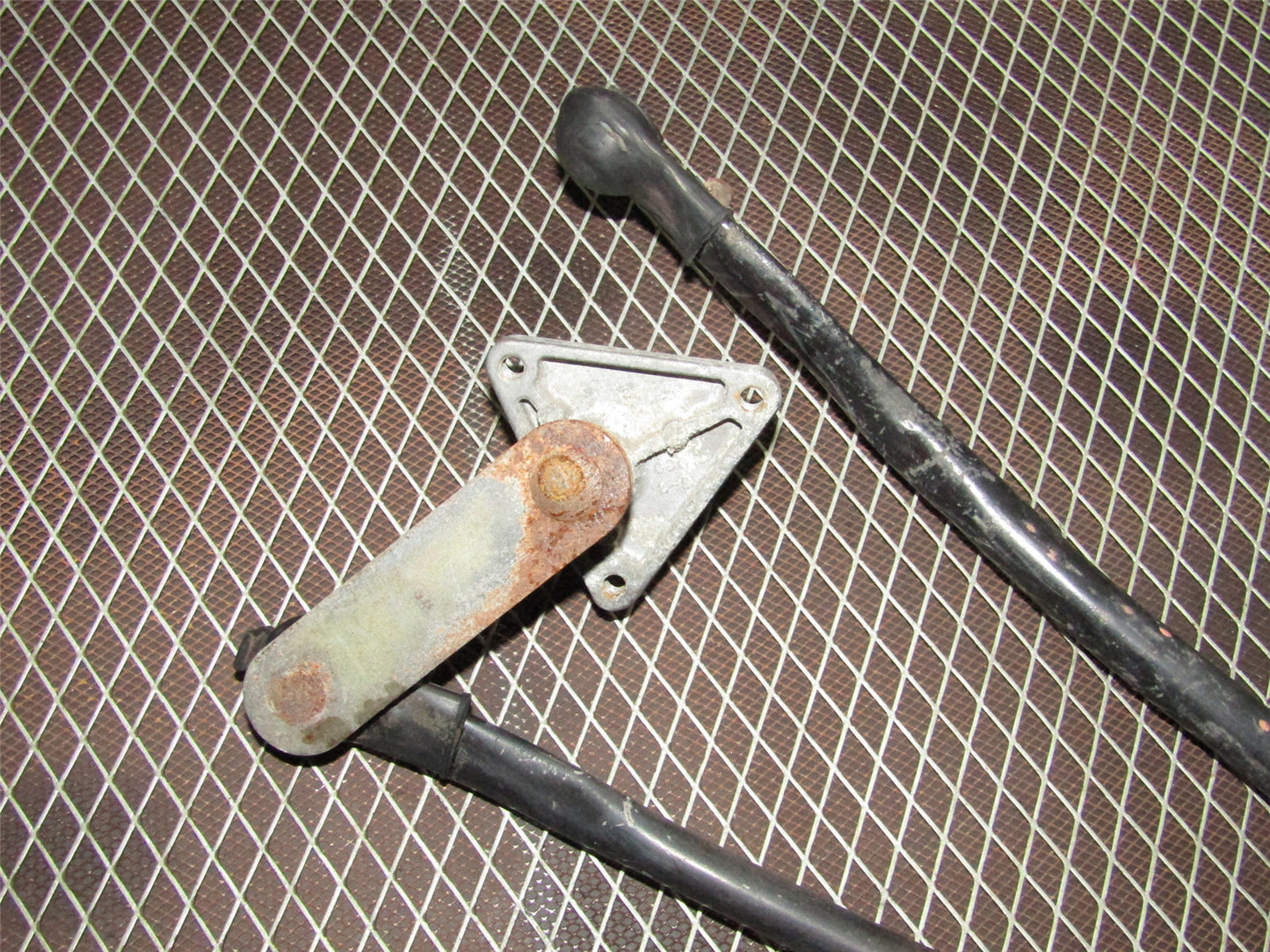 94 95 96 97 98 99 Toyota Celica OEM Front Wiper Linkage Arm