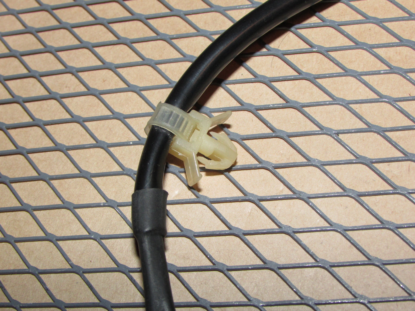 95 96 97 98 99 Mitsubishi Eclipse Turbo OEM Crankshaft Crank Position Sensor