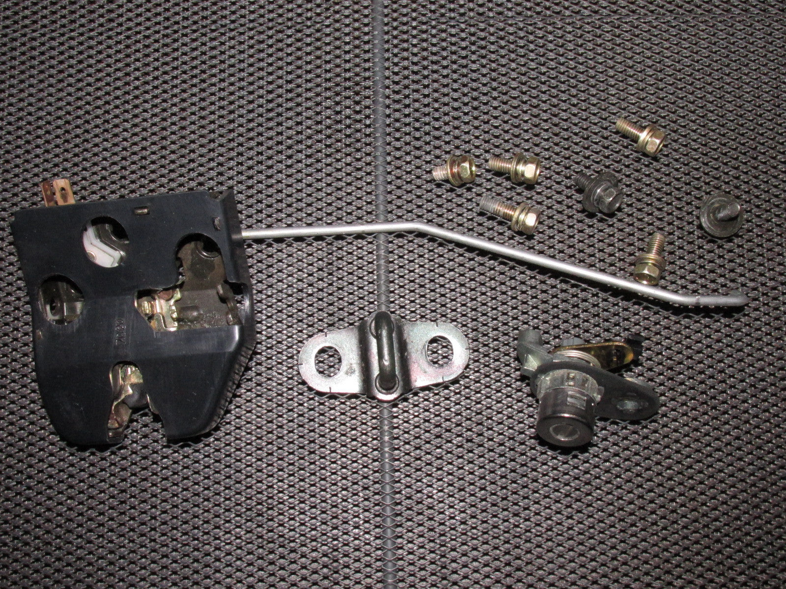 96 97 98 99 00 Honda Civic OEM Coupe Trunk Latch & Striker