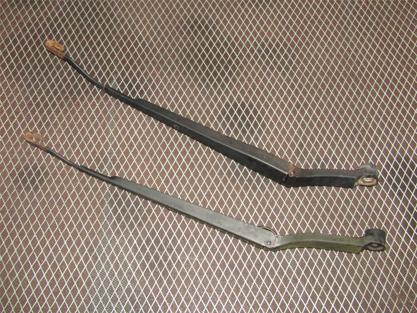 94 95 96 97 98 99 Toyota Celica OEM Front Wiper Arm Set