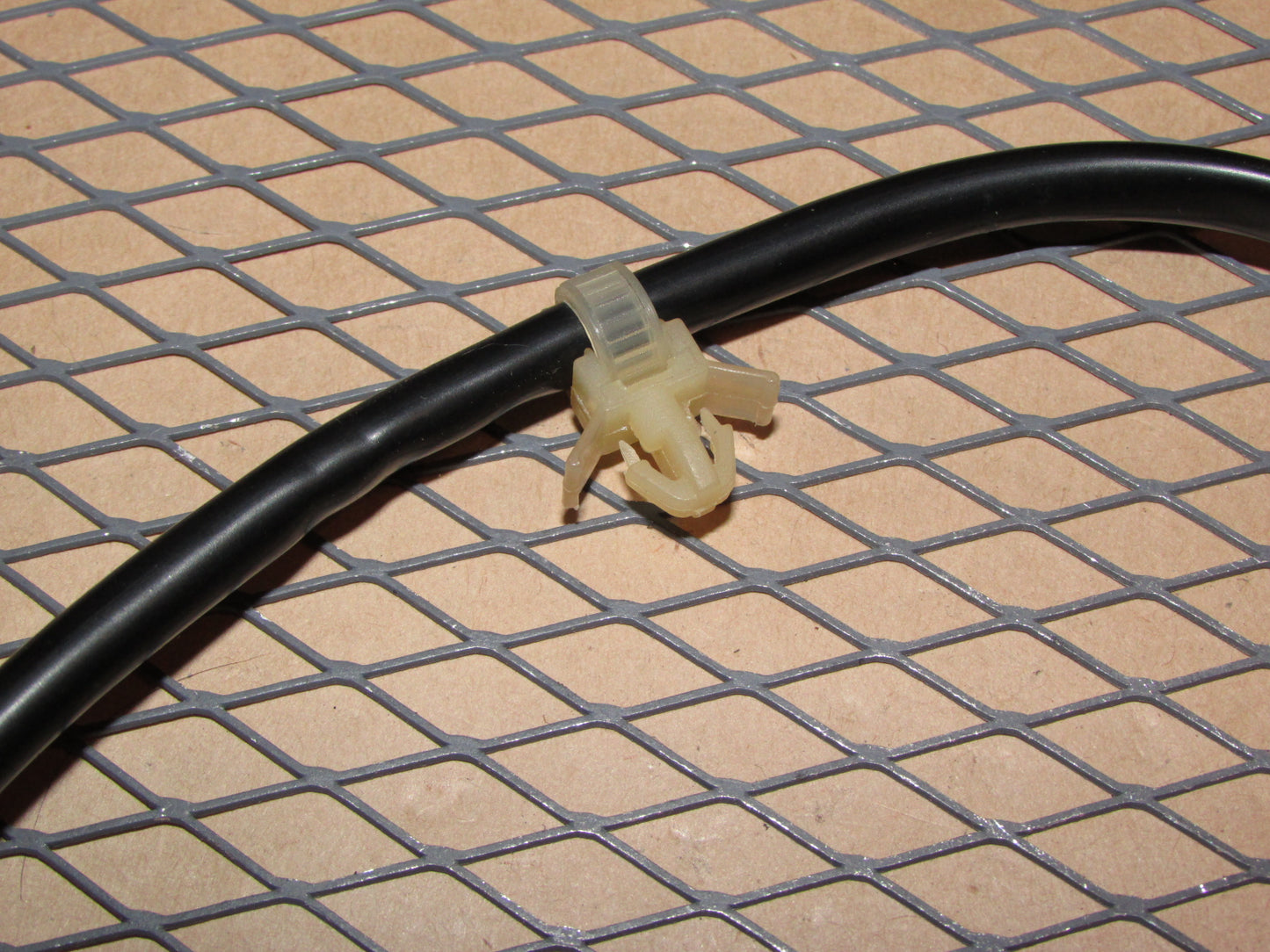 95 96 97 98 99 Mitsubishi Eclipse Turbo OEM Crankshaft Crank Position Sensor