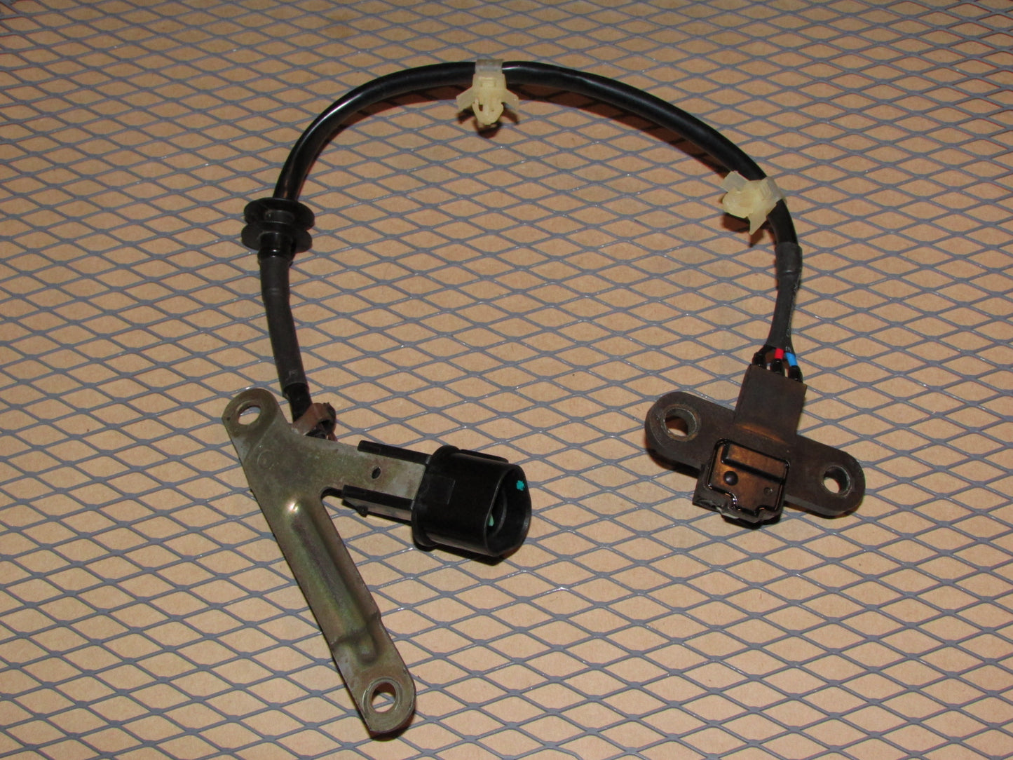 95 96 97 98 99 Mitsubishi Eclipse Turbo OEM Crankshaft Crank Position Sensor