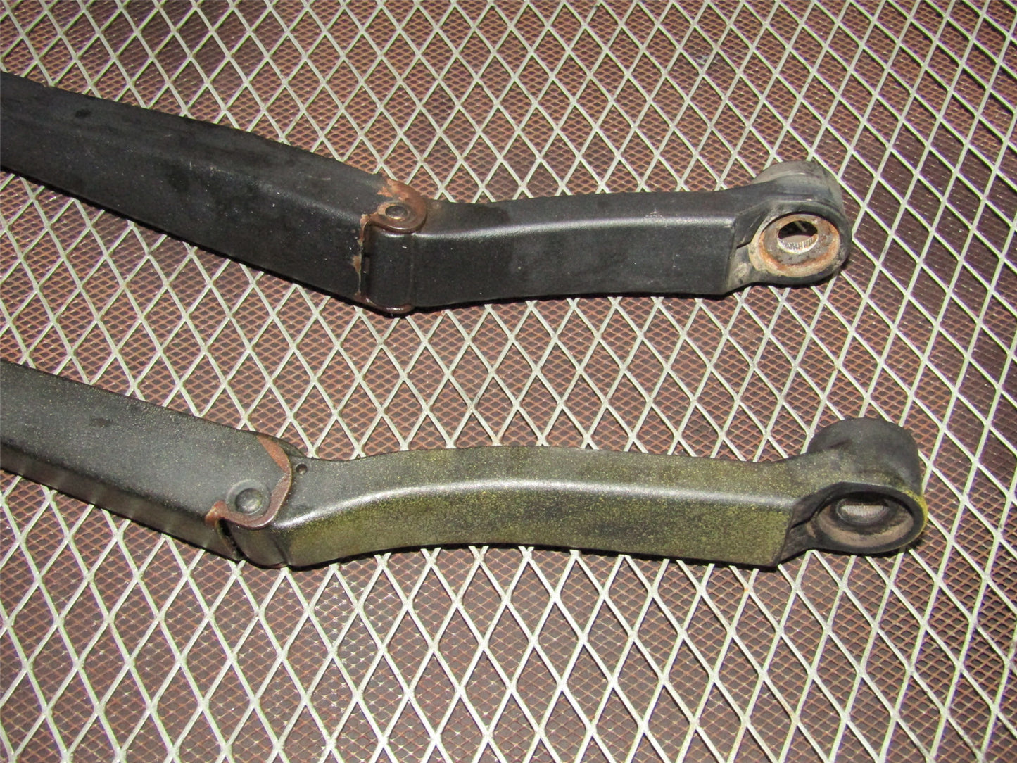 94 95 96 97 98 99 Toyota Celica OEM Front Wiper Arm Set