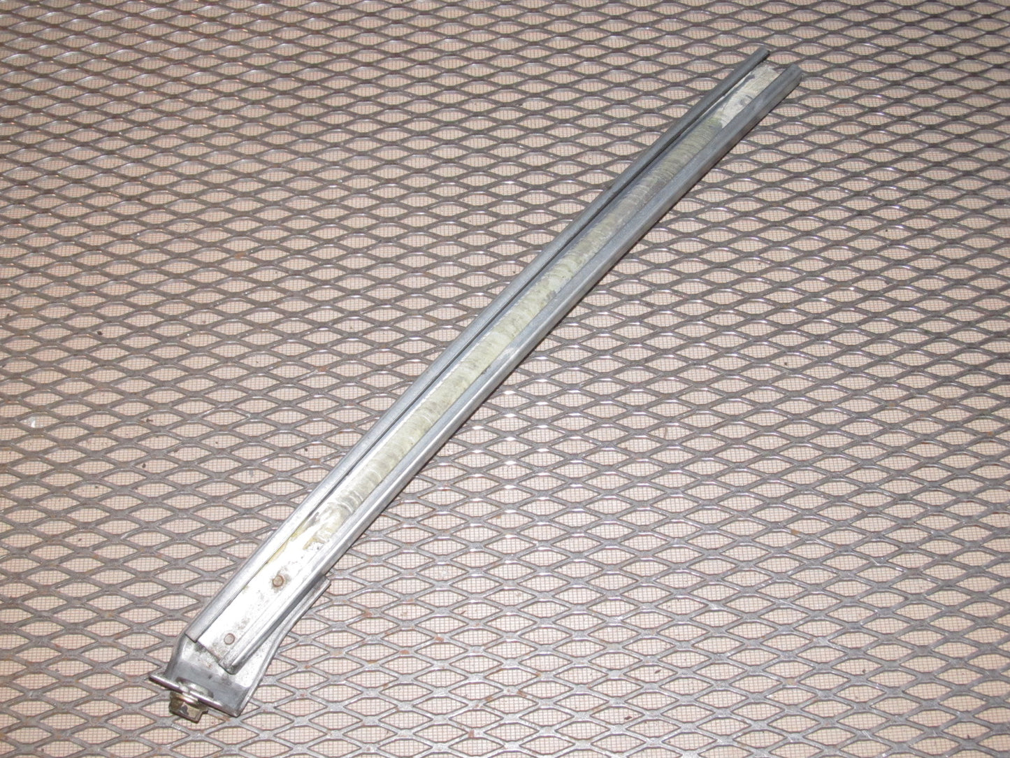 94 95 96 97 Mazda Miata OEM Window Regulator Guide - Left