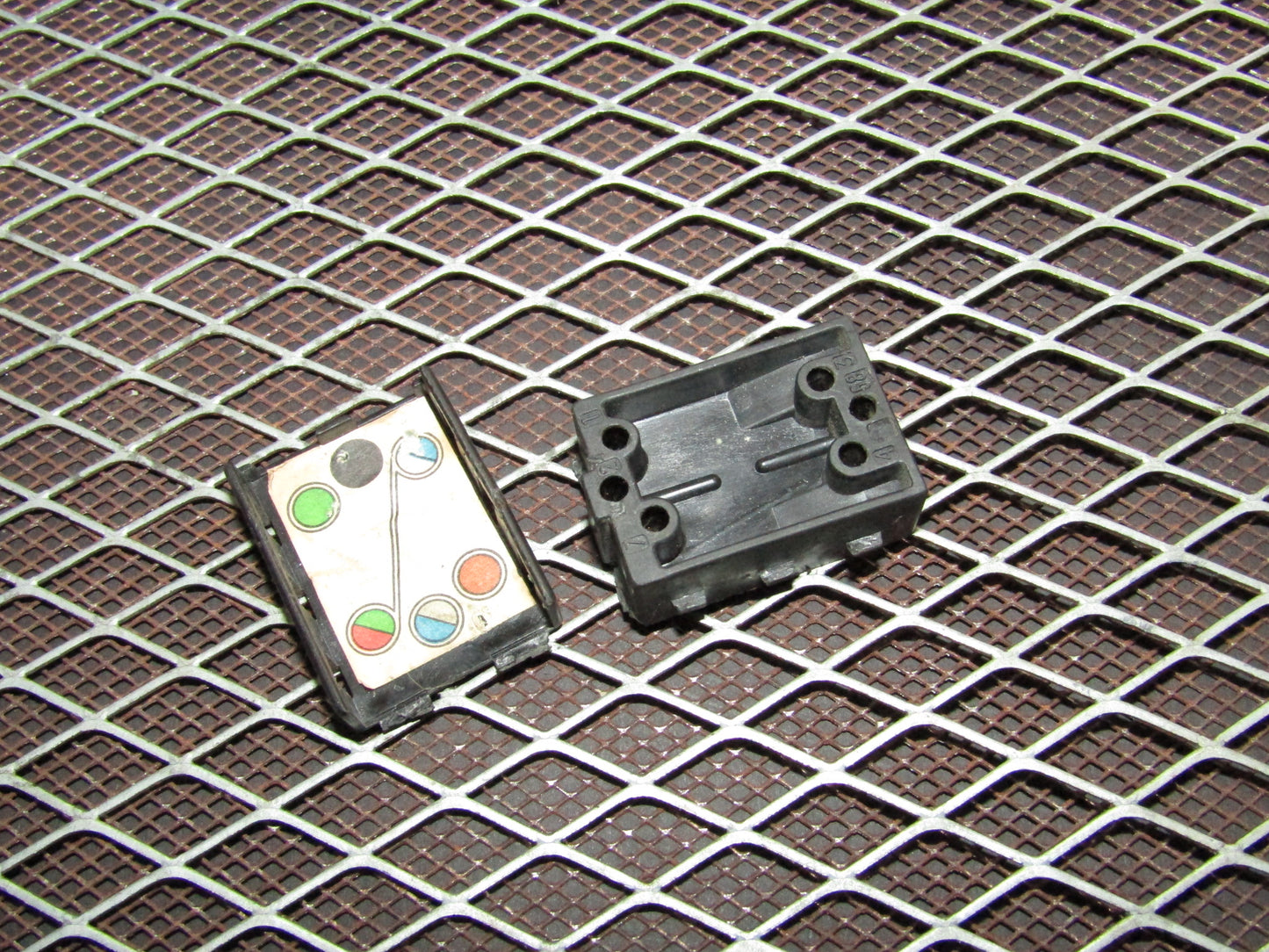 86-93 Mercedes Benz 300E OEM Rear Window Switch Harness Terminal Plug - Right