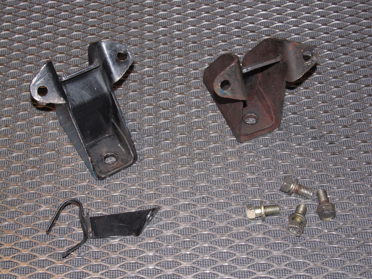 81 82 83 Datsun 280zx OEM Engine Motor Mount Bracket Set