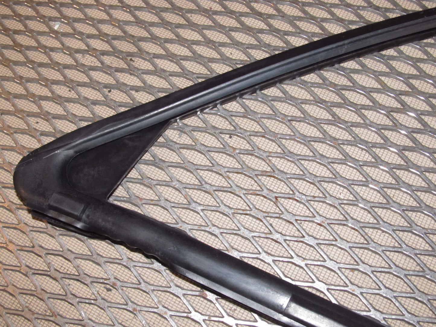 94 95 96 97 Mazda Miata OEM Quarter Window Rubber Seal - Left