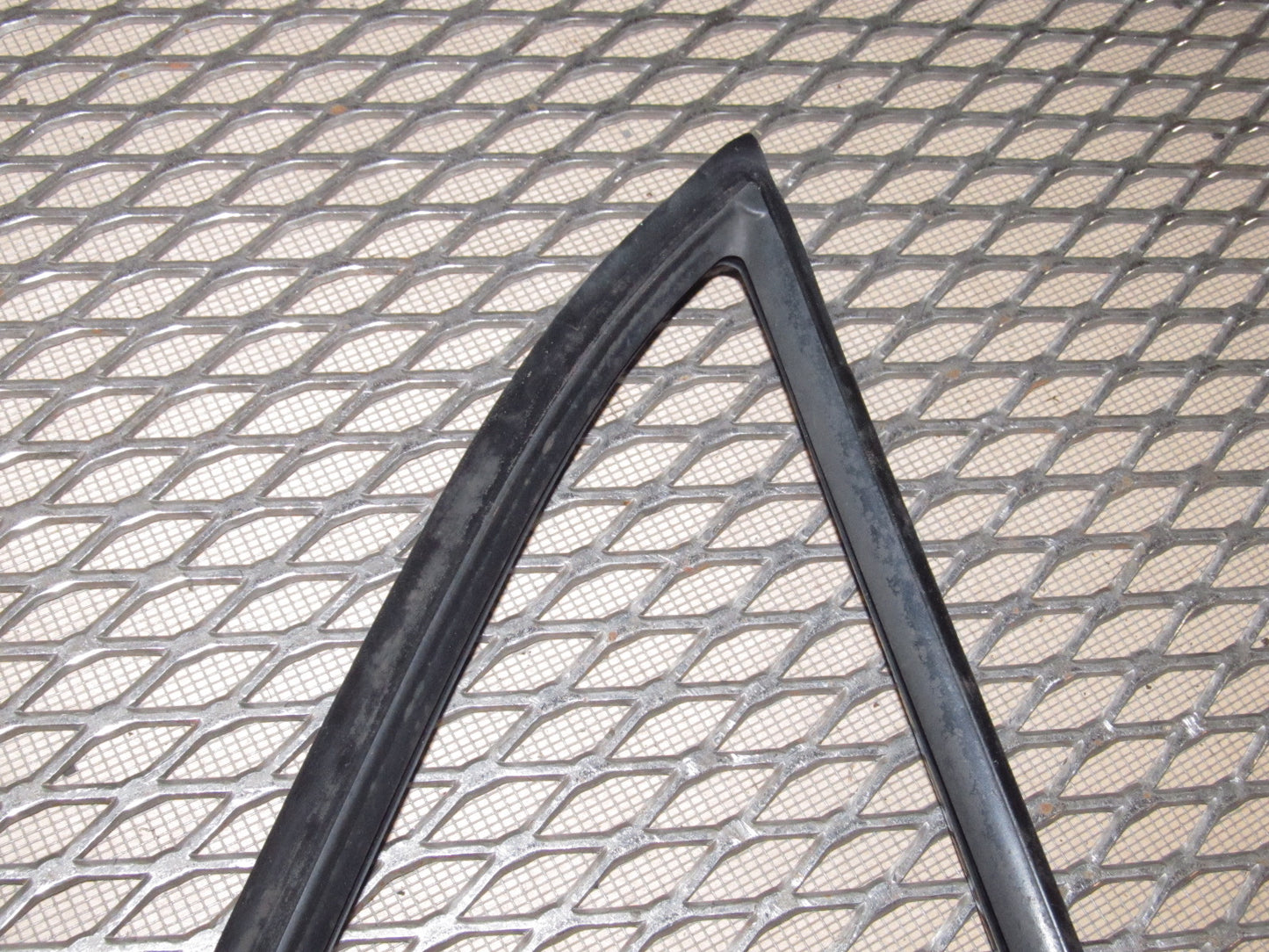 94 95 96 97 Mazda Miata OEM Quarter Window Rubber Seal - Left