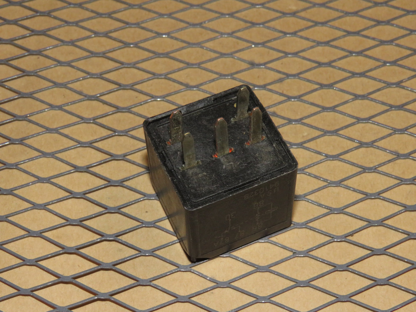 GM Relay VF28-15F14-Z01 / 12077865