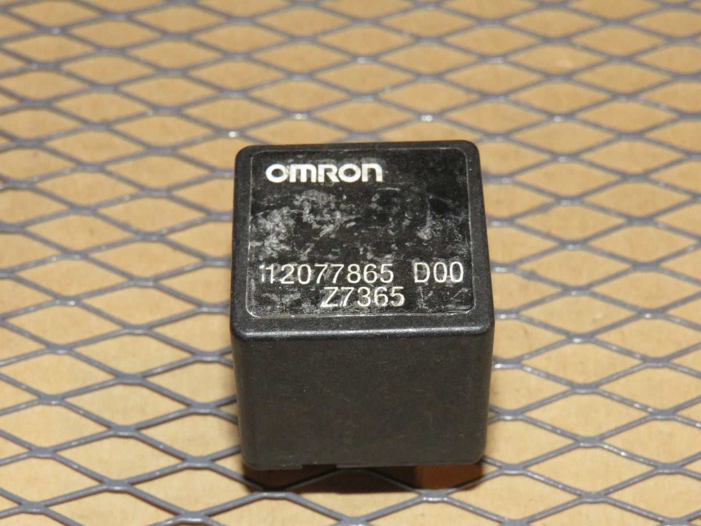 GM Relay 12077865 D00 Z7365