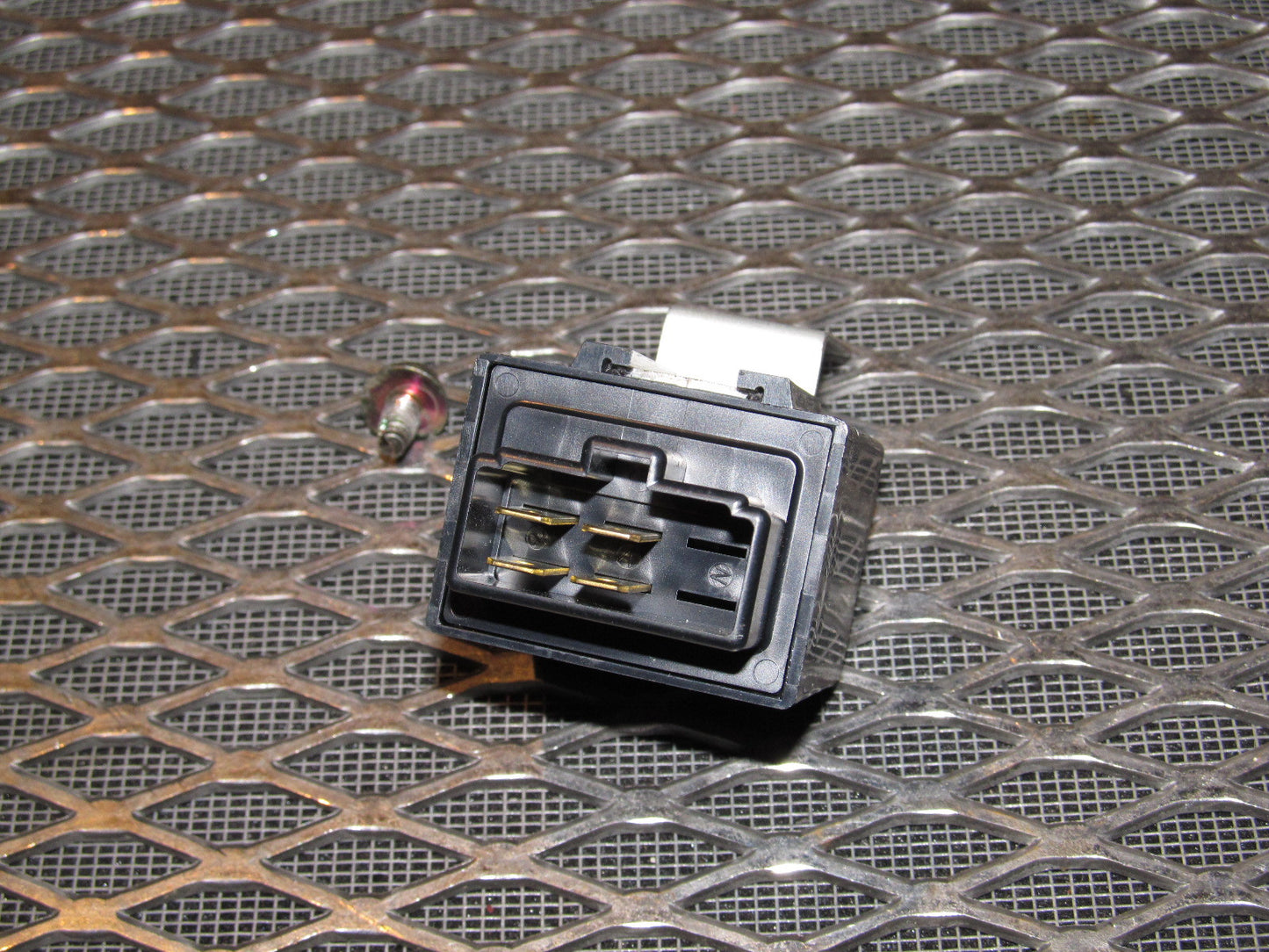 94 95 96 97 Mitsubishi 3000GT OEM Relay MB510925