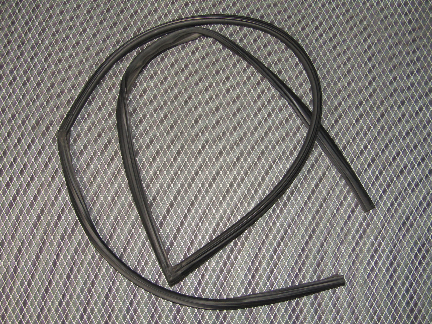 87 88 89 90 91 Toyota Crown Royal Saloon OEM Door Window Weather Stripping - Front Right