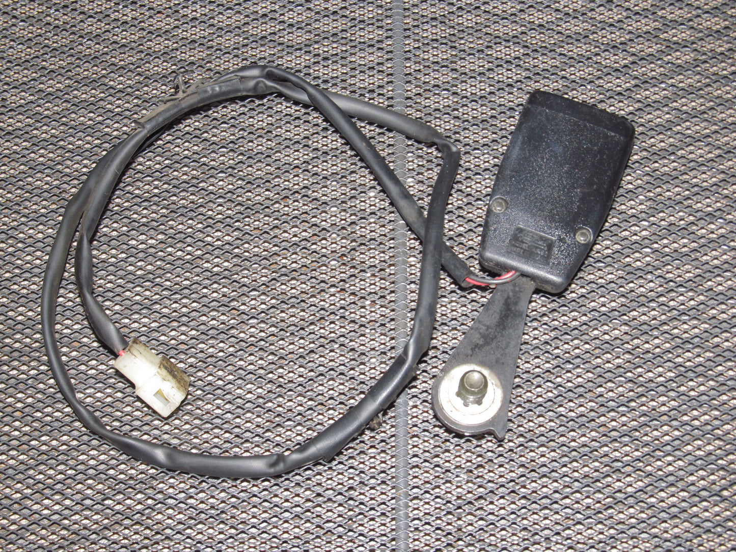 94 95 96 97 Mazda Miata OEM Seat Belt Buckle Receiver - Left