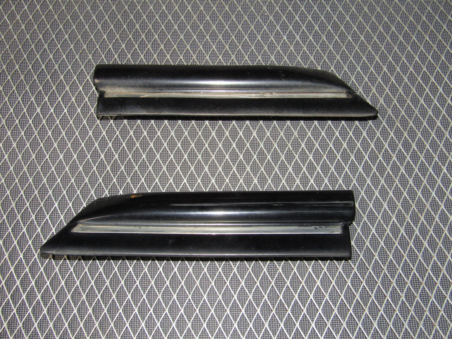 87 88 89 90 91 Toyota Crown Royal Saloon OEM Exterior Fender Moulding