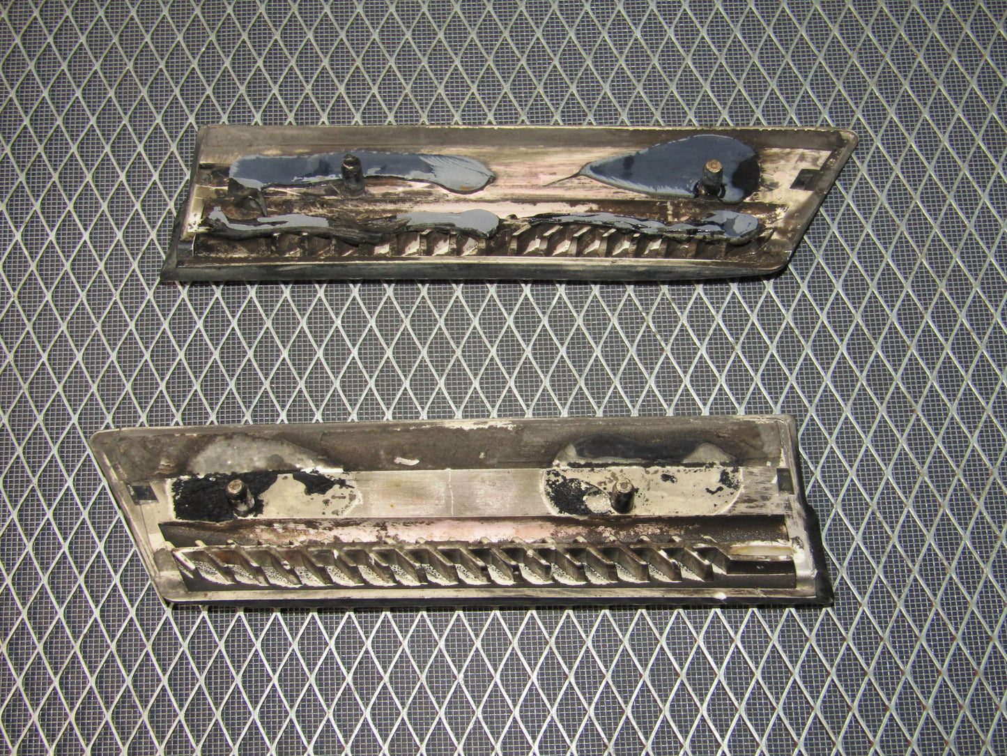 87 88 89 90 91 Toyota Crown Royal Saloon OEM Exterior Fender Moulding