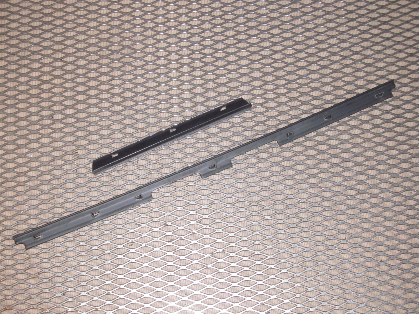 94 95 96 97 Mazda Miata OEM Interior Door Panel Top Window Guide - Left