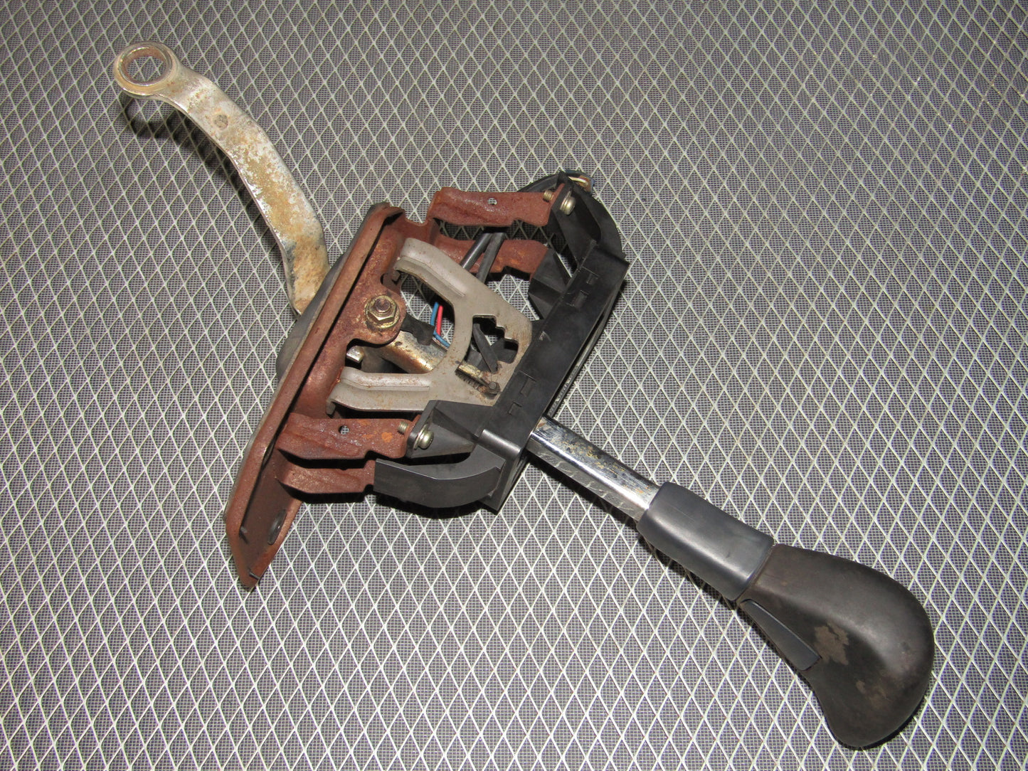 87 88 89 90 91 Toyota Crown Royal Saloon OEM A/T Shifter Assembly