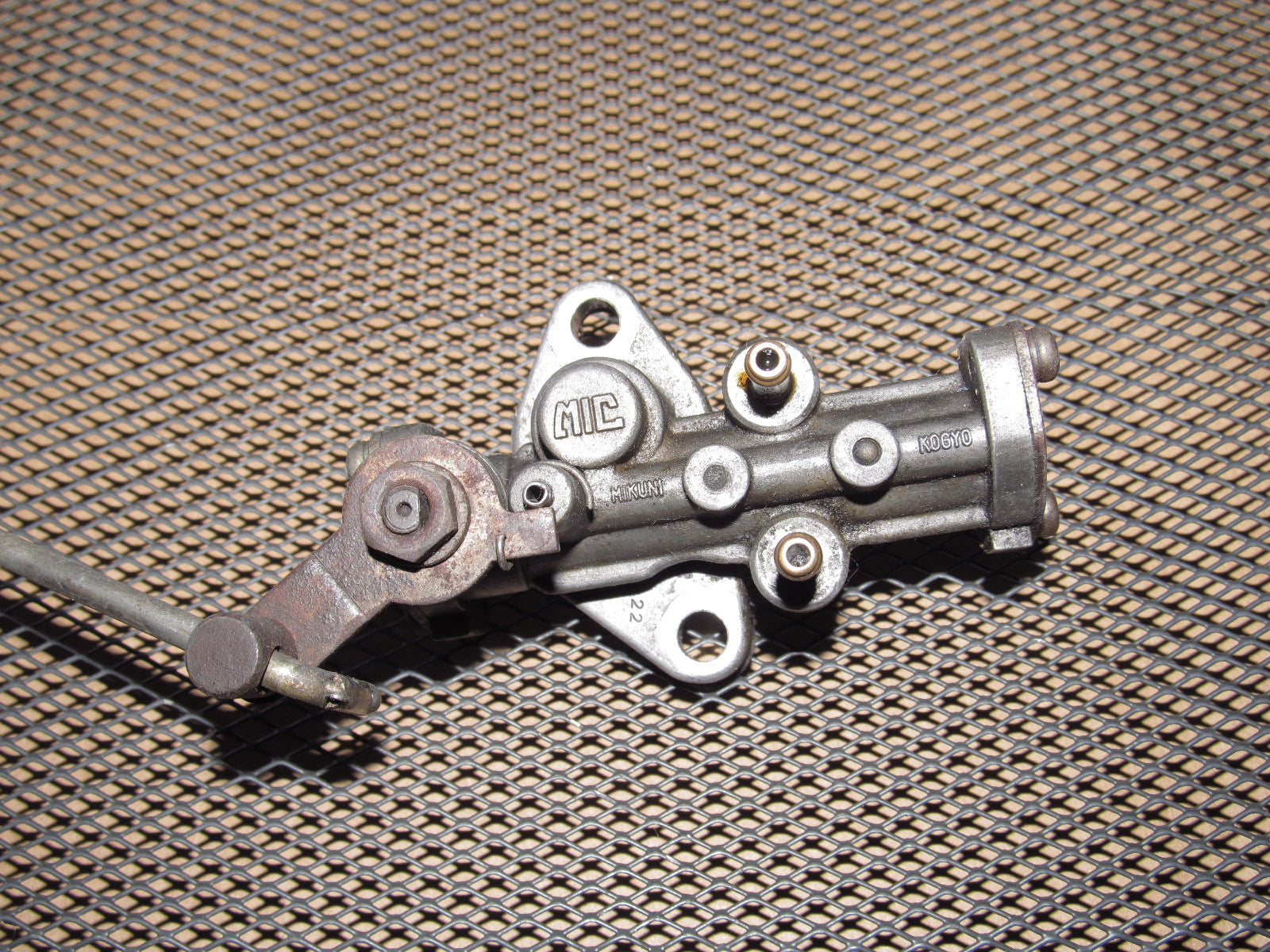 81 82 83 Mazda RX7 OEM 12A Carburetor Oil Injector Pump