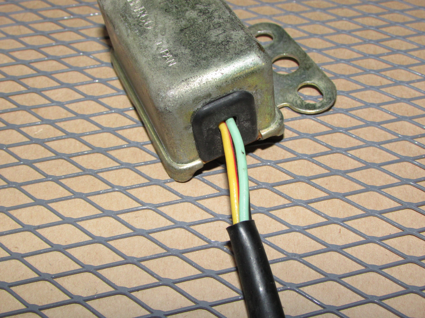 77 78 Datsun 280z OEM Seat Belt Timer Relay 28911-89913