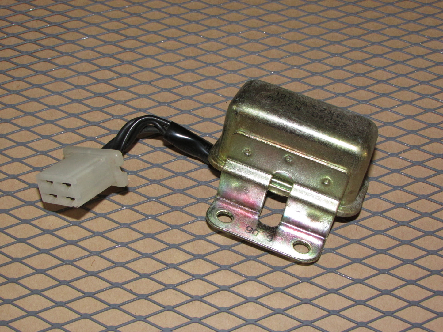 77 78 Datsun 280z OEM Defogger Defroster Relay 25230 N3000