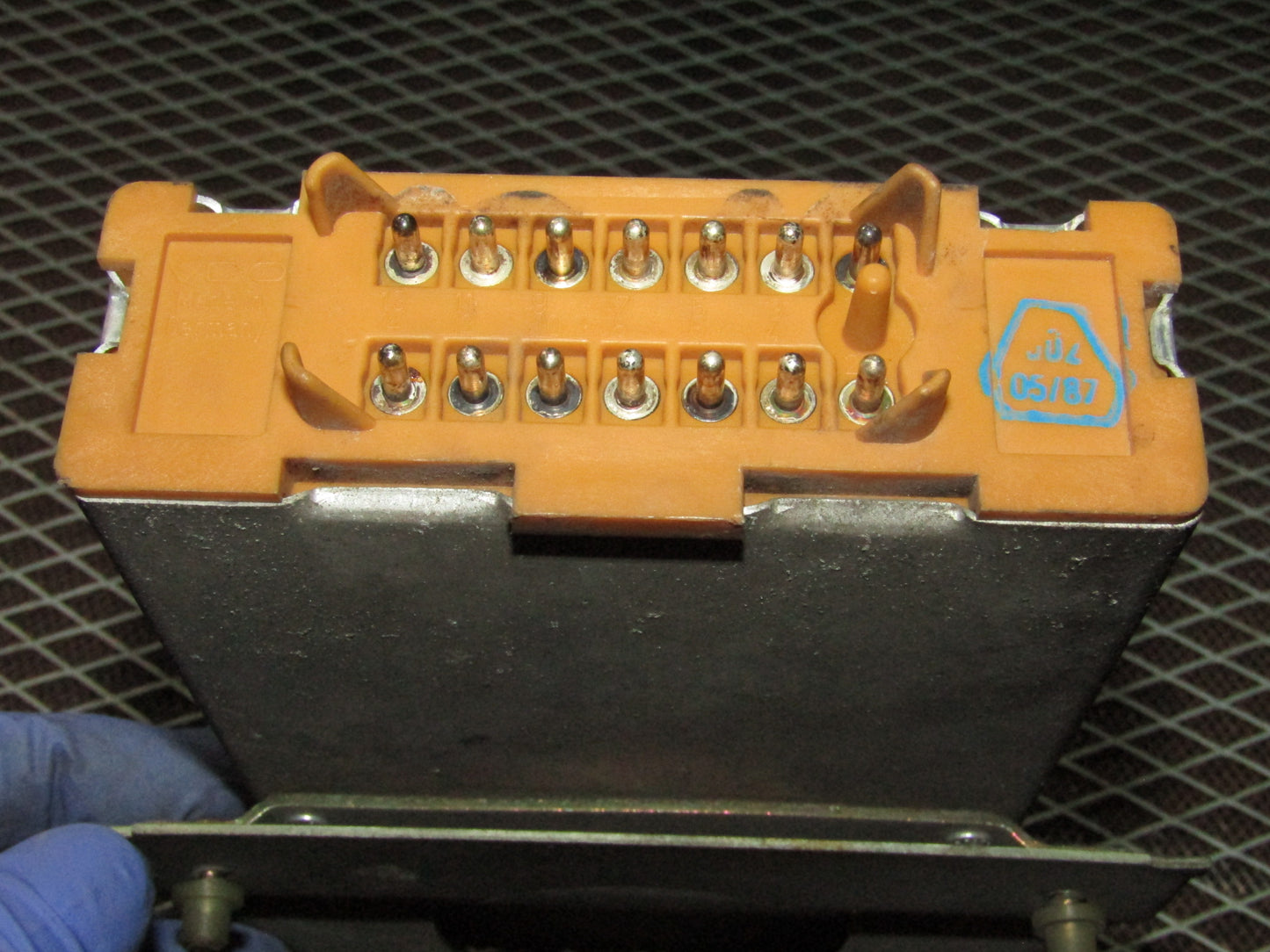 86-93 Mercedes Benz 300E OEM Cruise Control Computer Module 412 2051715