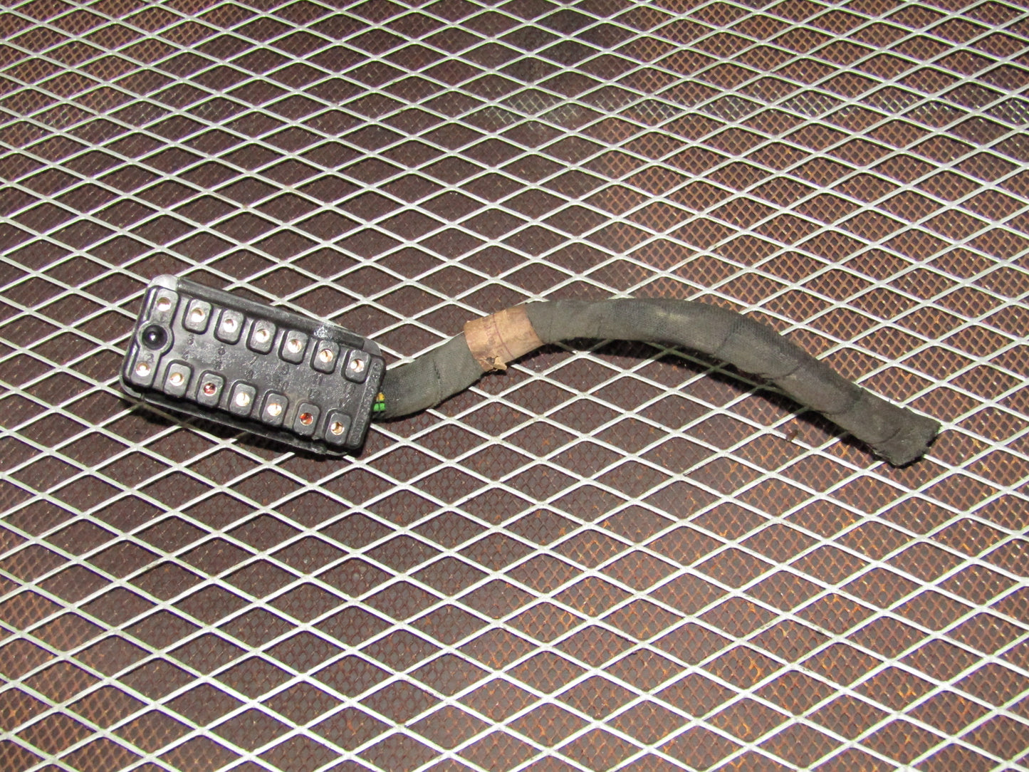 86-93 Mercedes Benz 300E OEM Cruise Control Computer Module Pigtail Harness