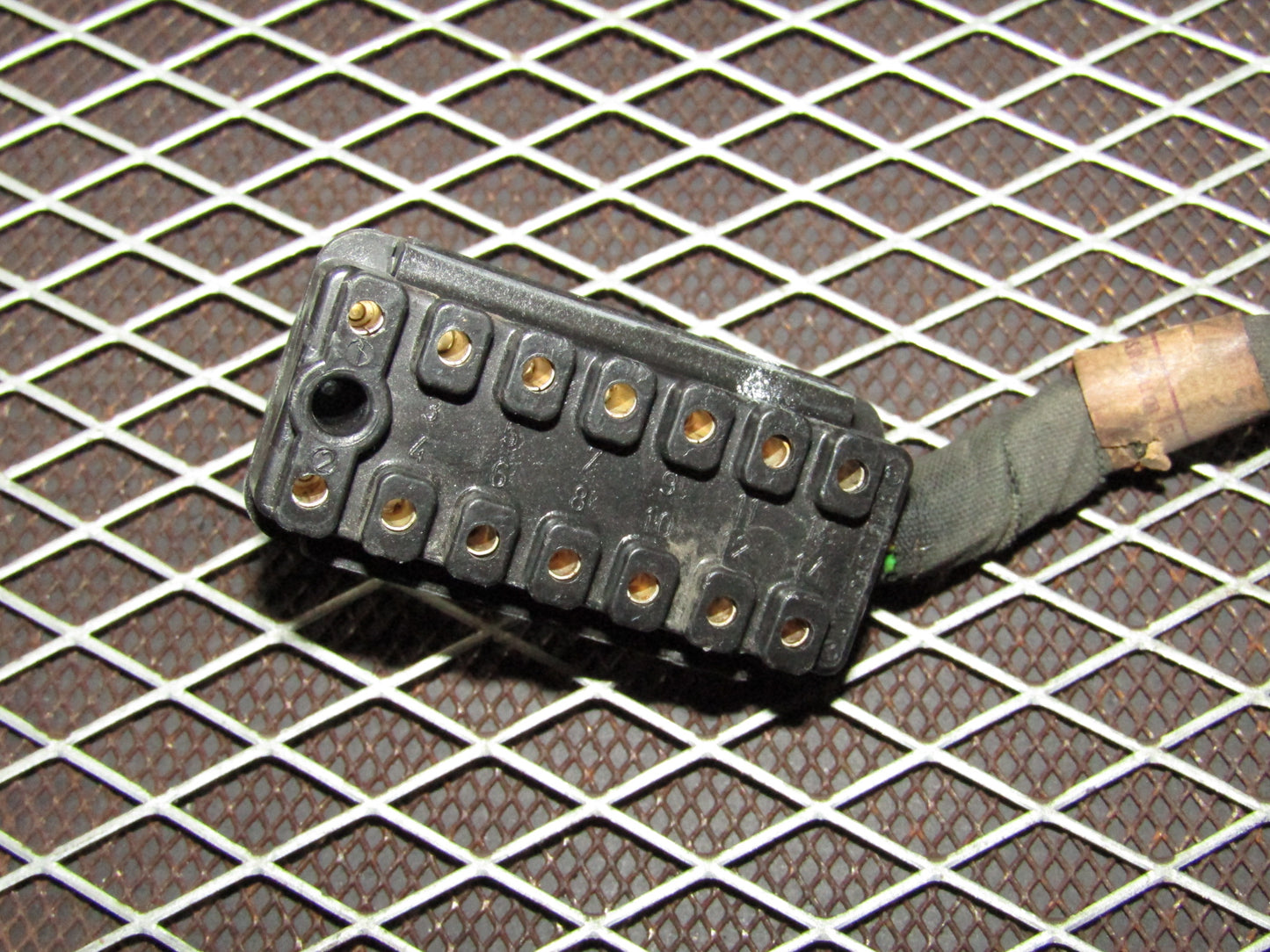 86-93 Mercedes Benz 300E OEM Cruise Control Computer Module Pigtail Harness