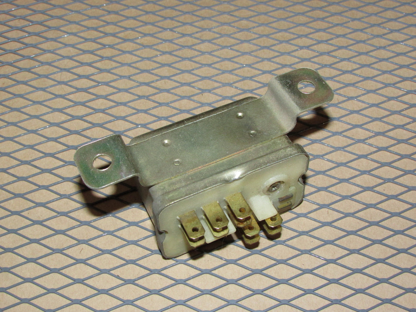 77 78 Datsun 280z OEM Intermittent Wiper Amp Relay 28820-N3300