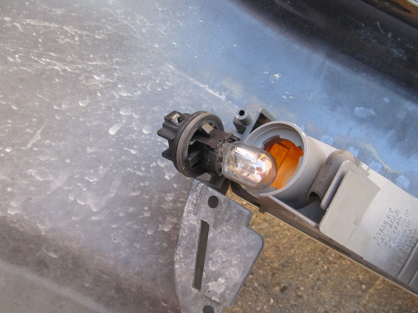 97 98 99 00 01 Honda Prelude OEM Front Signal Light Bulb Socket