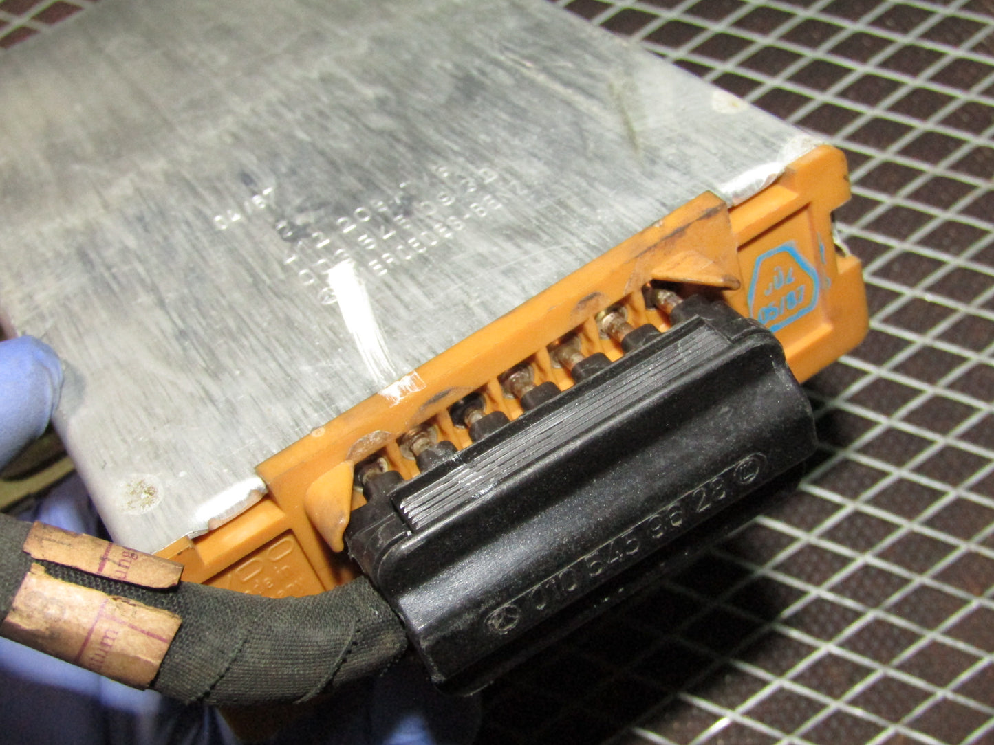 86-93 Mercedes Benz 300E OEM Cruise Control Computer Module Pigtail Harness