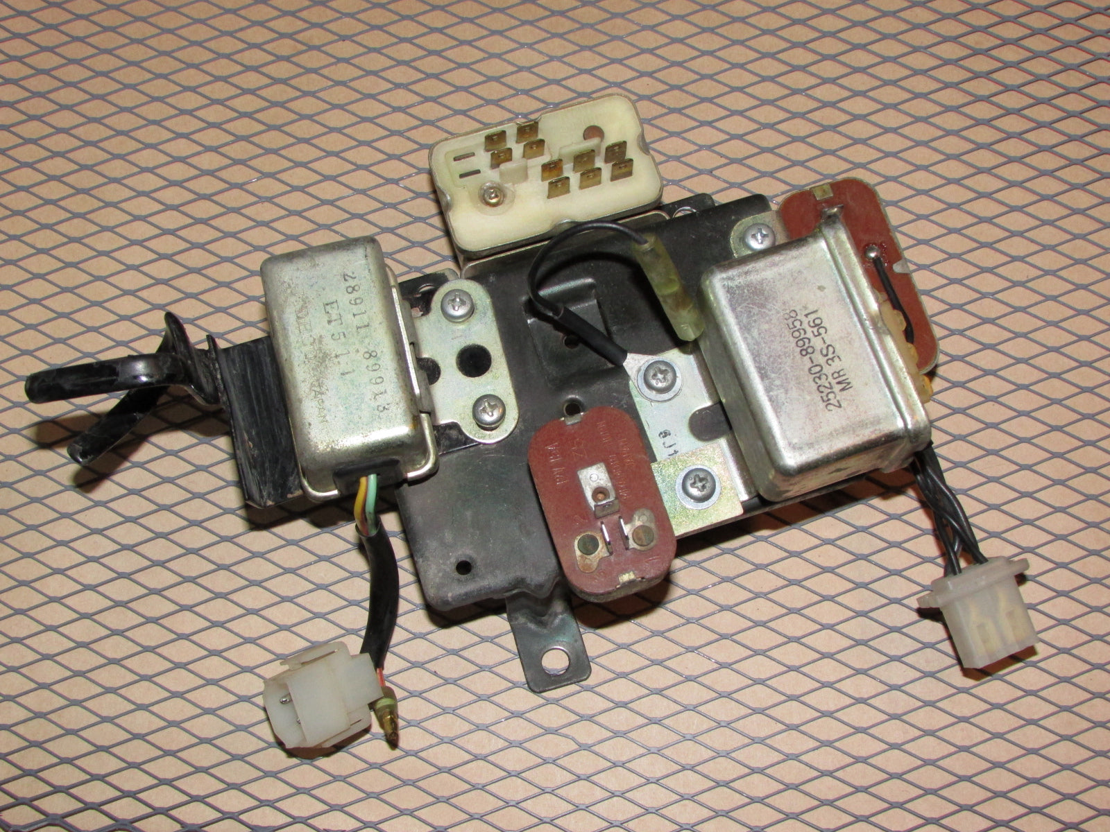 75 76 77 78 Datsun 280z OEM Interior Relay Holder Mounting Bracket