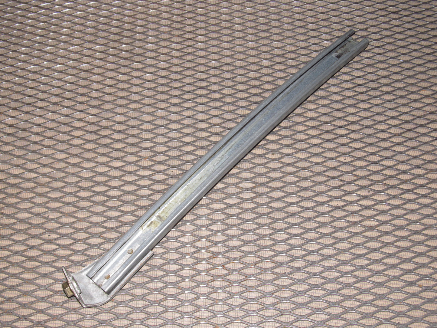 94 95 96 97 Mazda Miata OEM Window Regulator Guide - Right