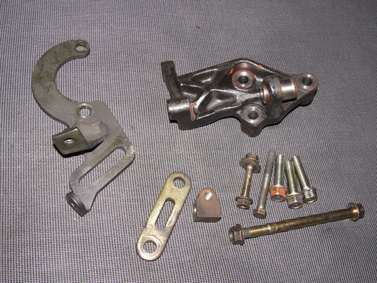 94 95 96 97 Mazda Miata OEM 1.8L Power Steering Pump Mounting Bracket