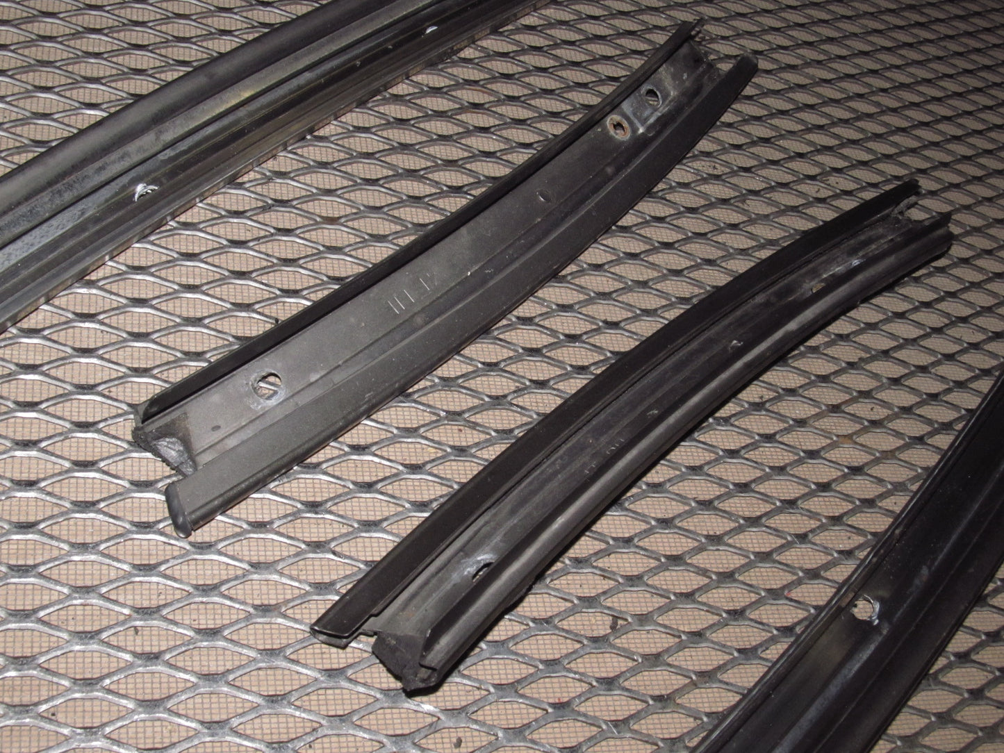 87 88 89 Nissan 300zx OEM Interior T-Top T Roof Top Weather Stripping Holder