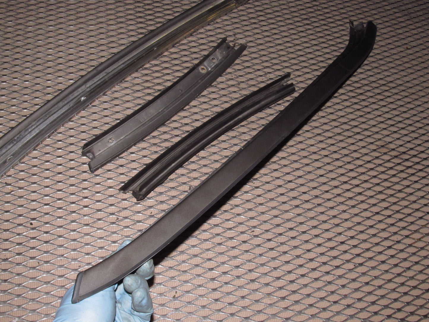 87 88 89 Nissan 300zx OEM Interior T-Top T Roof Top Weather Stripping Holder