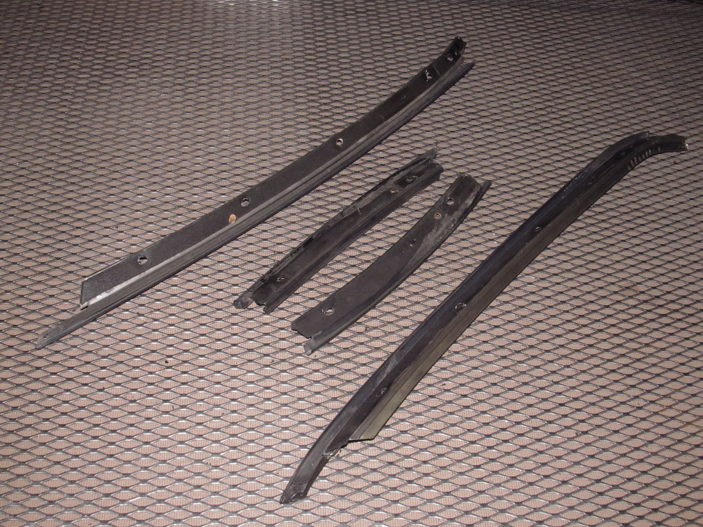 87 88 89 Nissan 300zx OEM Interior T-Top T Roof Top Weather Stripping Holder