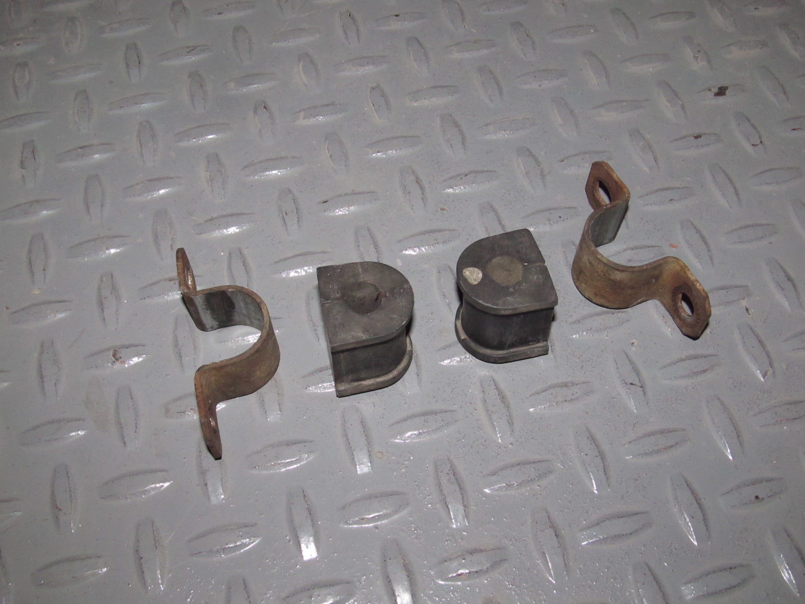 86 87 88 Mazda RX7 OEM Front Stabilizer Bar Mounting Bracket & Bushing