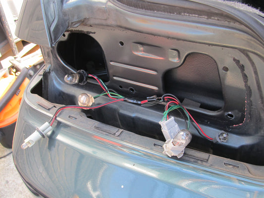 97 98 99 00 01 Honda Prelude OEM Tail Light Bulb Socket - Left