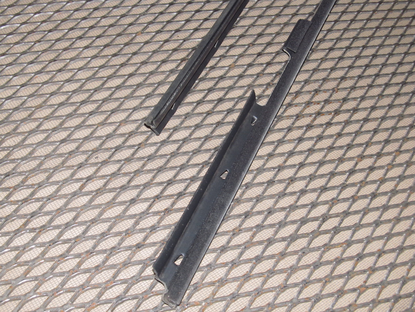 94 95 96 97 Mazda Miata OEM Interior Door Panel Top Window Guide - Right