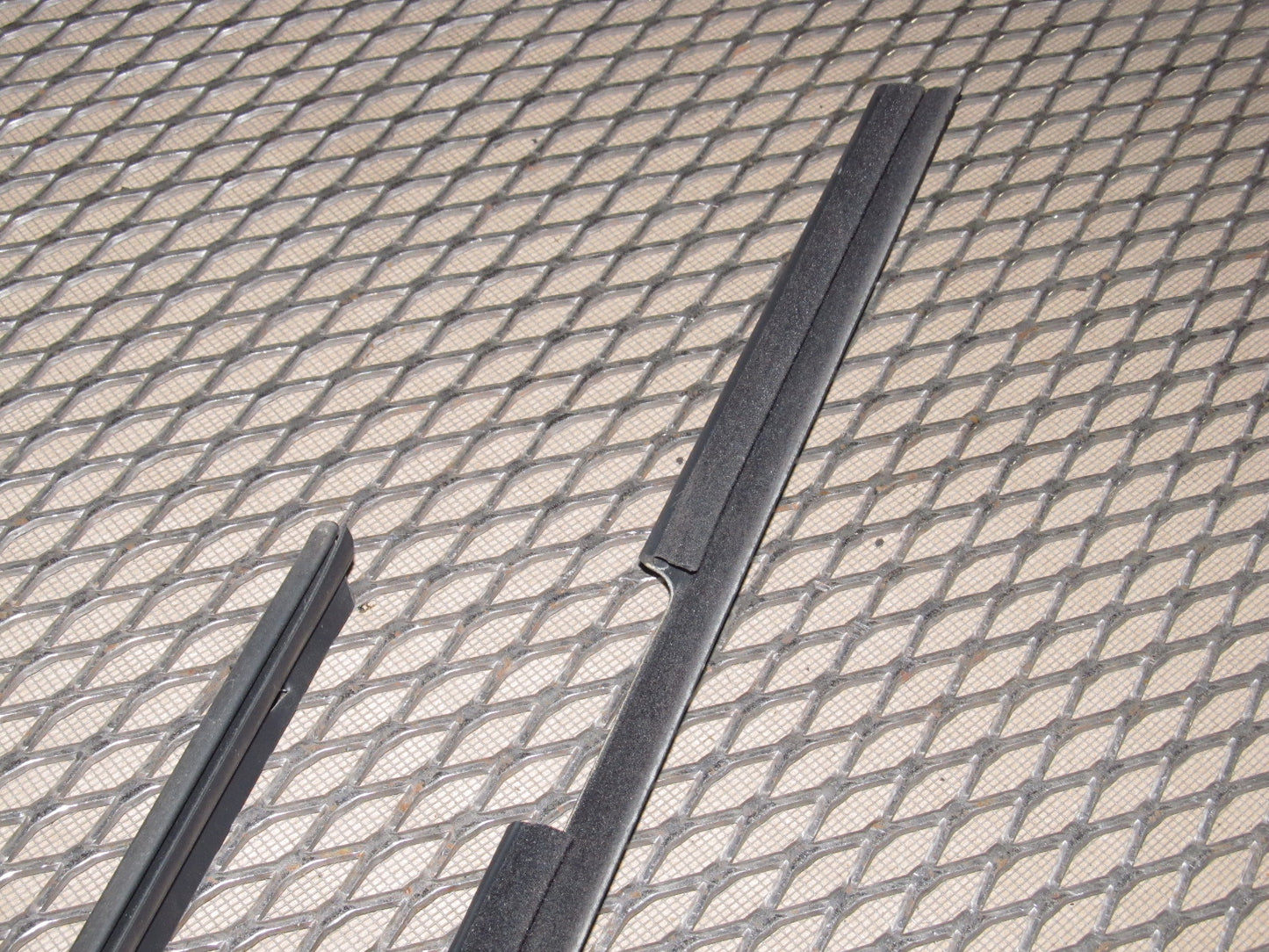 94 95 96 97 Mazda Miata OEM Interior Door Panel Top Window Guide - Right