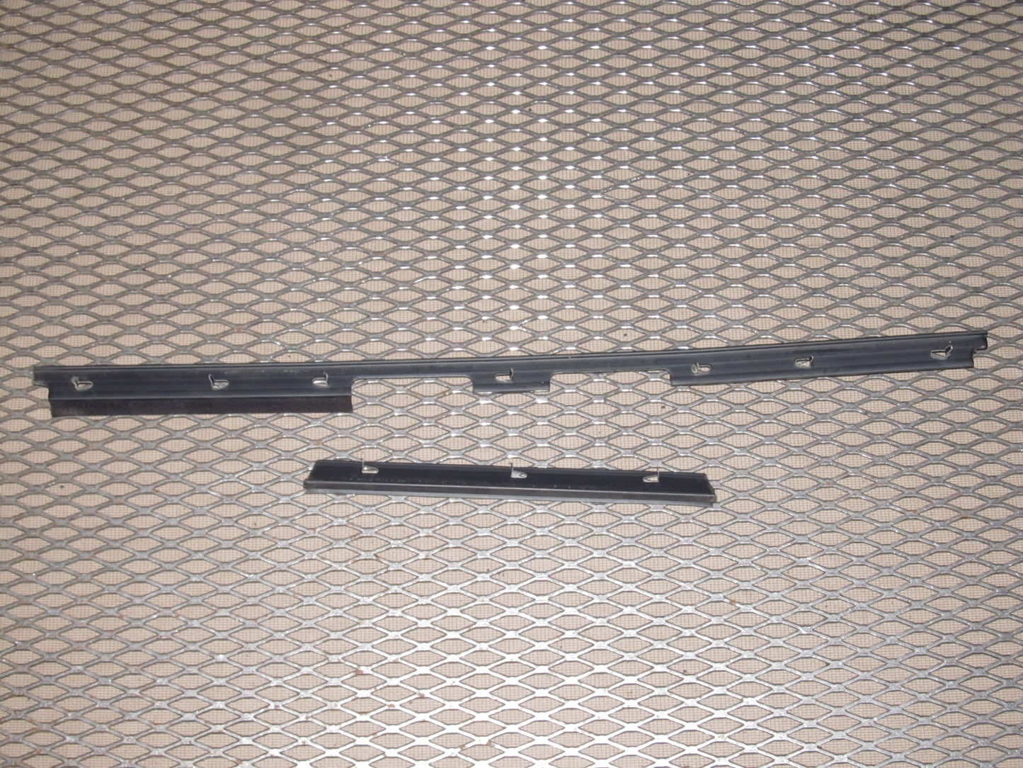 94 95 96 97 Mazda Miata OEM Interior Door Panel Top Window Guide - Right