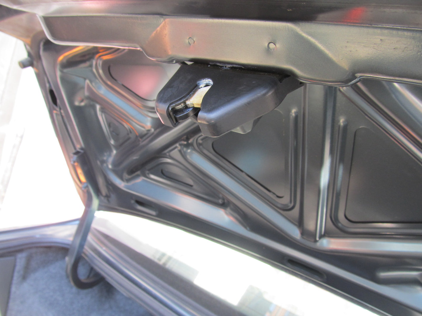 97 98 99 00 01 Honda Prelude OEM Trunk Latch