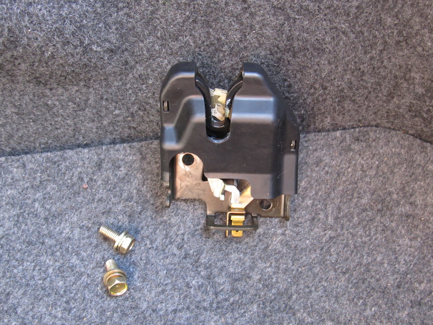 97 98 99 00 01 Honda Prelude OEM Trunk Latch