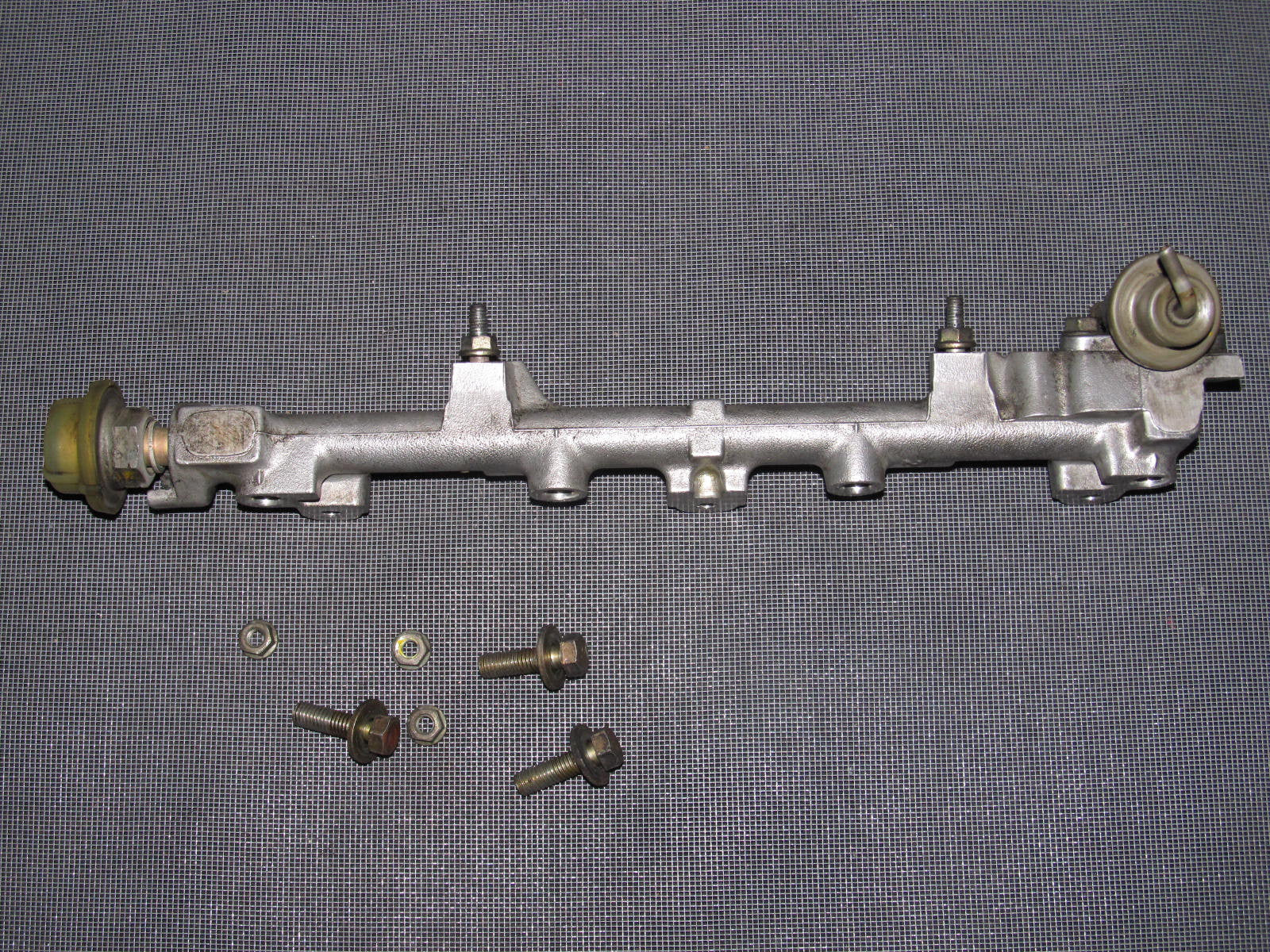 94-01 Acura Integra OEM Fuel Rail & Fuel Regulator – Autopartone