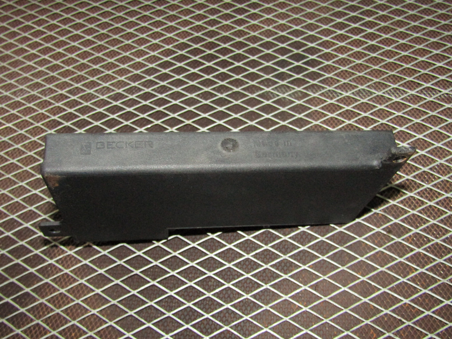 86-93 Mercedes Benz 300E OEM Radio Anti Theft Computer Module 126 820 0826