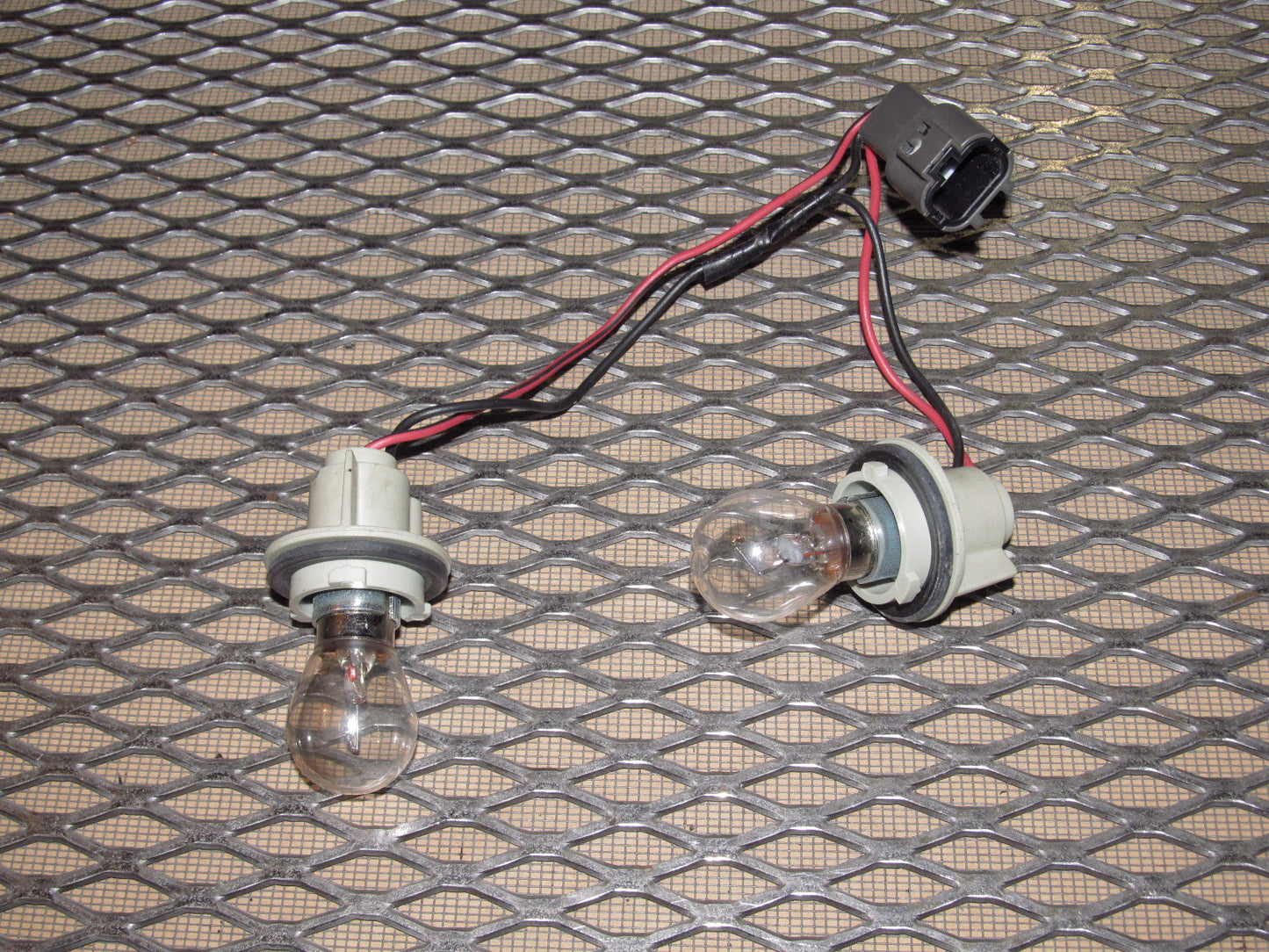 90-96 Nissan 300zx OEM Front Signal Light Bulb Socket - Right