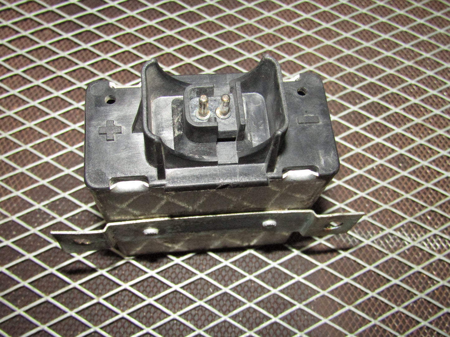 86-93 Mercedes Benz 300E OEM Seat Belt Computer Module - 0 285 100 014