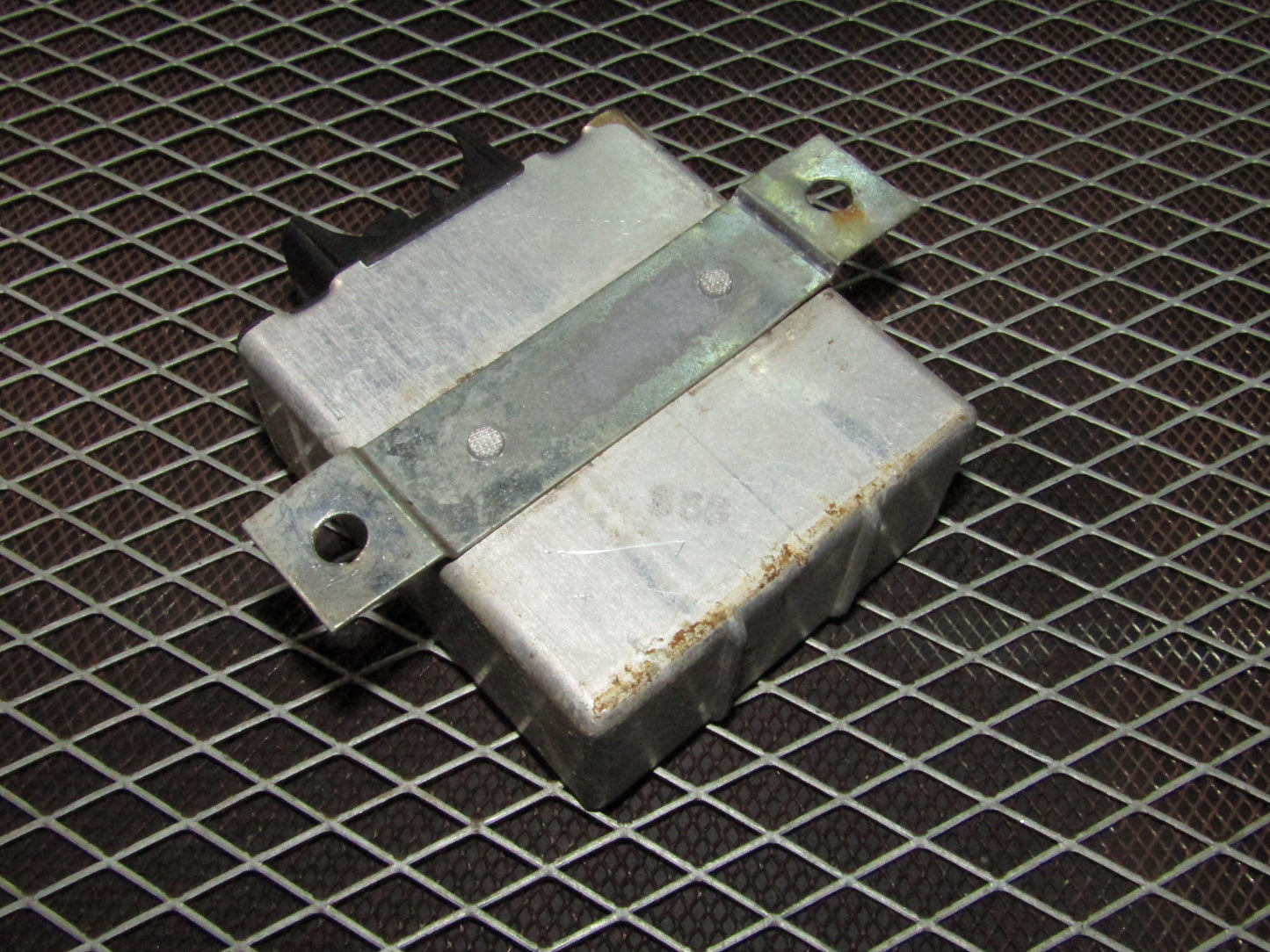 86-93 Mercedes Benz 300E OEM Seat Belt Computer Module - 0 285 100 014
