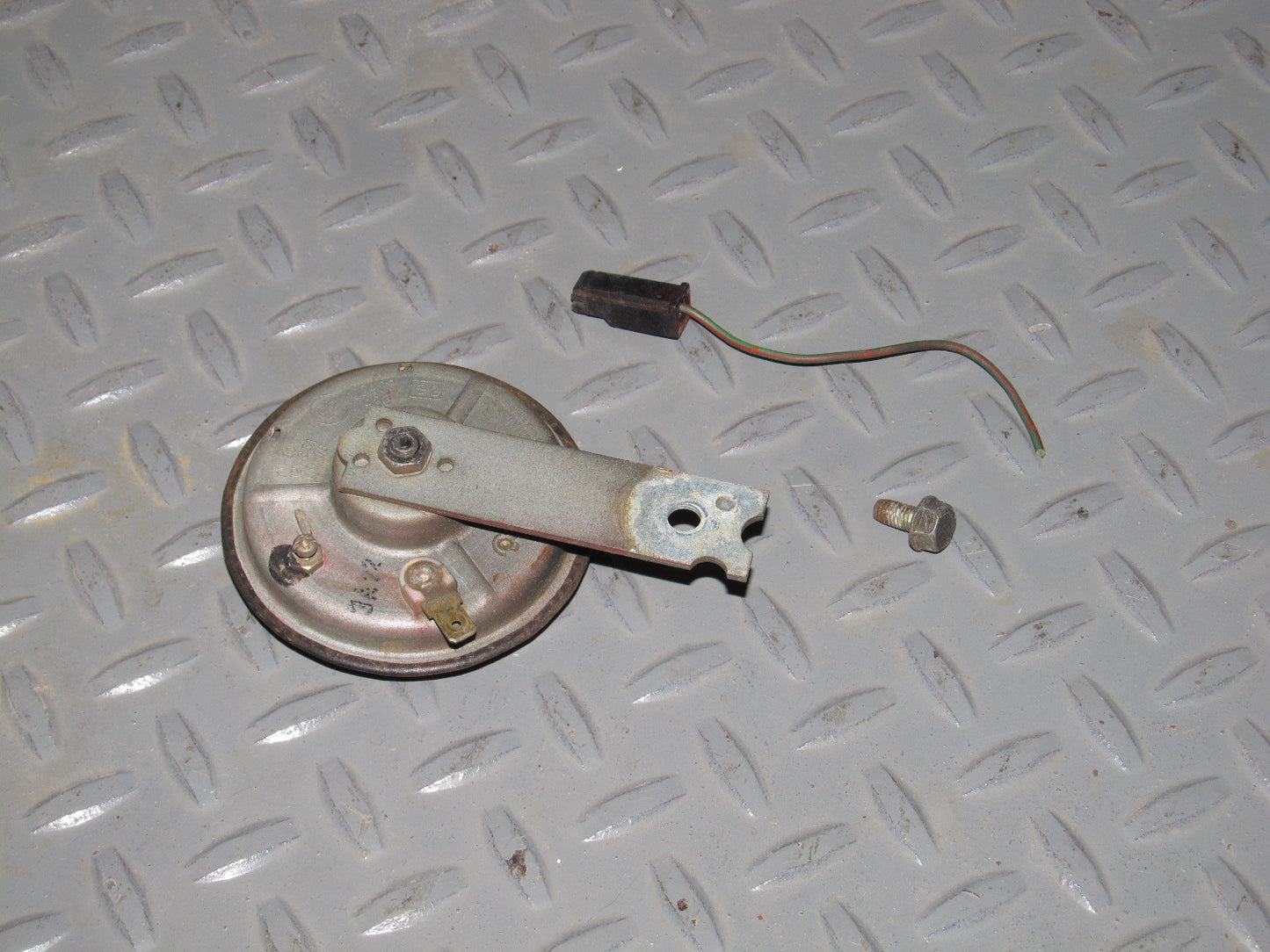 90 91 92 93 Mazda Miata OEM Exterior Horn