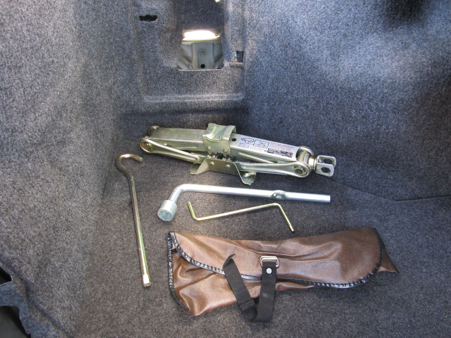 97 98 99 00 01 Honda Prelude OEM Wheel Jack & Tools